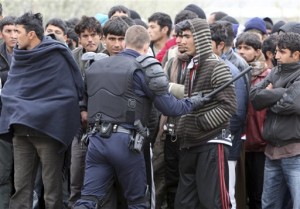 France: Forte hausse du nombre d'expulsions d'étrangers en 2011