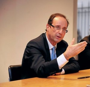 Hollande : "La France et l'Algérie ont un travail commun pour en finir avec la guerre des mémoires"