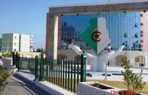 Khenchela sort de sa léthargie: Soltani, Ouyahia, le FLN, le MPA et les autres