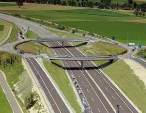 Scandales de l’autoroute Est-Ouest : mauvaise gestion et surcouts exorbitants