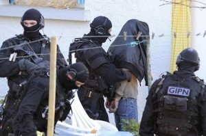 France : garde à vue prolongée pour 16 islamistes