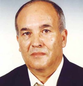 Abderrahmane Mebtoul fustige Farouk Ksentini sur le vote obligatoire