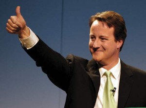 Royaume-Uni: malgré une défaite électorale, Cameron inflexible sur l'austérité