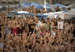 Espagne: un an après, les indignés de retour dans les rues