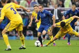 Euro 2012 : La France qualifiée en quarts malgré sa défaite 2-0 face à la Suède
