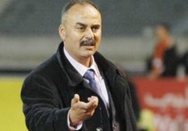 Football: La JS Saoura aurait contacté l’entraîneur marocain Fouad Sahabi