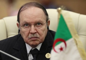 Le président Abdelaziz Bouteflika face à deux dilemmes : le choix de la révision constitutionnelle et du premier ministre