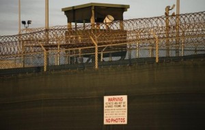Etats-Unis: la Cour suprême fait l'impasse sur les détenus de Guantanamo