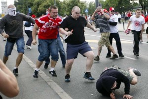 Un Algérien parmi les supporters polonais et russes interpellés 