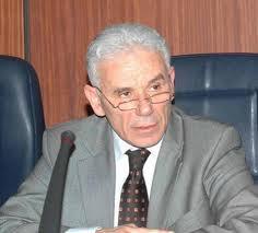 Port : Benatallah constate un retard de 4 heures à Annaba