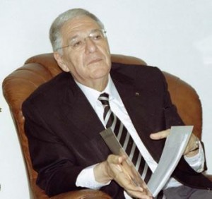 Ould Abbes annonce un programme d'importation de médicaments pour 2013 