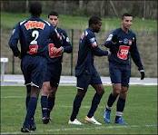 France : Les Algériens Ibouzidène et El Mouden effectuent leurs débuts avec le Paris FC