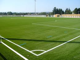 Réception prochaine de la pelouse du stade communal de Hassi Messaoud