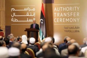 Libye: transfert de pouvoir du CNT à l'assemblée élue, Abdeljalil prend sa retraite