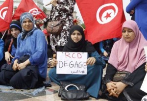 Tunisie : A Tunis, les islamistes manifestent "pour l'assainissement" du pays