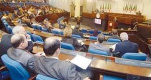 Les députés interpellent Laksaci sur le marché parallèle des devises