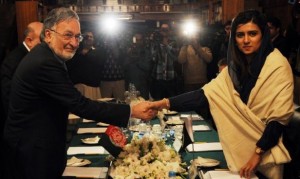 Pakistan : Le chef de la diplomatie afghane à Islamabad pour libérer des talibans