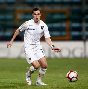 AC Milan: Djamel Mesbah travaille avec le ballon à l'entraînement 
