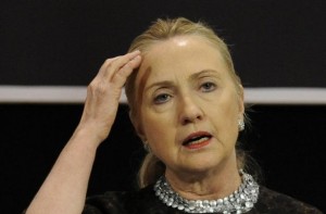 Etats-Unis: l'ombre de Clinton, malade, plane sur des auditions sur Benghazi au Congrès