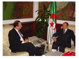 Algérie : Hollande évoquera le dossier des moines de Tibehirine