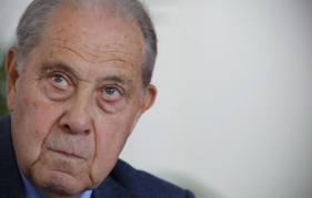 Pétrole contre nourriture : Charles Pasqua, Total et son PDG devant la justice