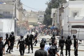 Tunisie : Les heurts s'aggravent à Ben Guerdane, un poste de police incendié