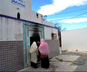 Tunisie : Des mausolées brûlent encore
