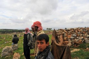  Syrie: dans le nord, les déplacés survivent en mangeant des herbes