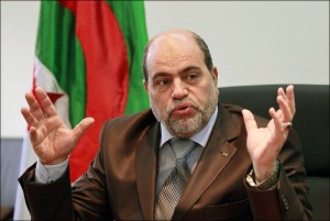  Bouguerra Soltani : Bouteflika ne gouverne plus depuis longtemps