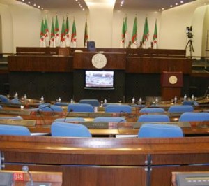 Les députés s’en prennent aux journalistes pour avoir révélé l’augmentation de leurs indemnités