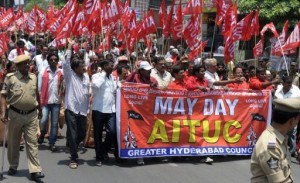 La fête du 1er mai célébrée dans le monde dans un climat tendu, les conditions de travail mises à l'index