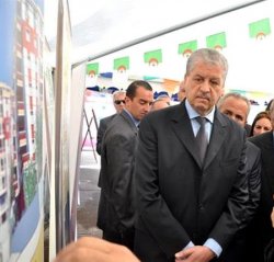 Sellal inspecte plusieurs projets à Laghouat