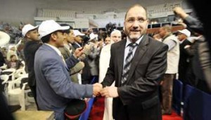 Abderazak Mokri sillonne le pays en prêcheur de l’union des forces islamistes en Algérie