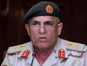 Libye: Benghazi enterre ses morts, le chef d'état-major démissionne