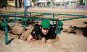 Dans les camps d'été à Gaza, on mime la guerre