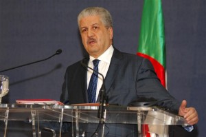 Sellal n'écarte pas une possible révision de la loi 51/49 sur les investissements étrangers 