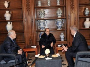 Photos de Bouteflika recevant Sellal et Gaid Salah