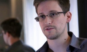 Snowden sans pays d'asile, Washington espère le voir rentrer