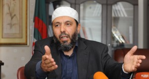 Djaballah appelle ses frères égyptiens à la "résistance" et s'attaque à l'ANP