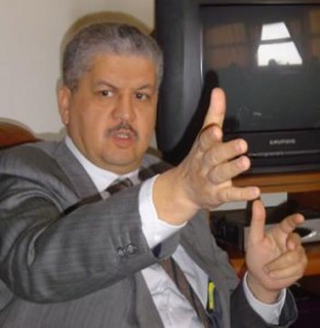 Sellal inspecte un chantier de réalisation de 5000 logements au pôle d’excellence de Oued Falli (Tizi-Ouzou)