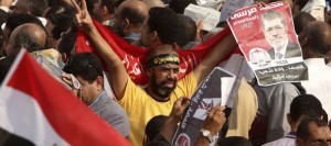 Egypte: manifestations rivales, tractations autour du Premier ministre