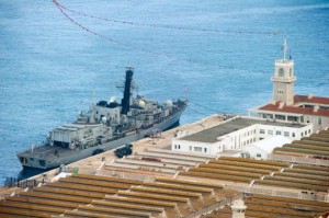 Gibraltar : Un navire de guerre britannique arrive en pleine crise diplomatique