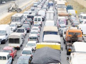 Des milliers d'automobilistes bloqués sur les RN9 et 43 à Béjaia