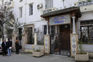 Divergences entre les membres du BP du FLN sur la convocation d'une réunion du Comité central