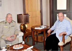 Bouteflika reçoit le chef d'état-major de l'ANP(Vidéo)