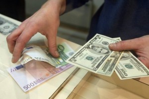 La commission parlementaire des finances veut rétablir les crédits auto et augmenter l’allocation devises