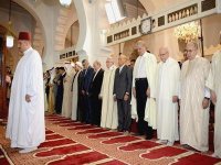 Bensalah, Ould Khelifa et Sellal accomplissent la prière de l'Aïd El-Adha à la Grande mosquée d'Alger 