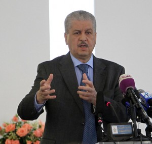 Sellal rend hommage à Bouteflika et évoque la nécessité d’un « changement politique ordonné »