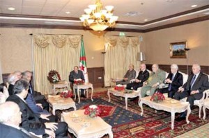 Bouteflika reçoit les hauts responsables de l'Etat