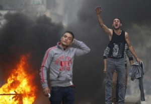Egypte : l'armée s'en prend aux islamistes et aux laïcs 